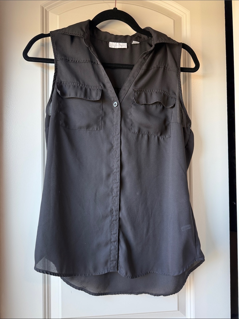 🖤 3 for $15 🖤 sleeveless blouse